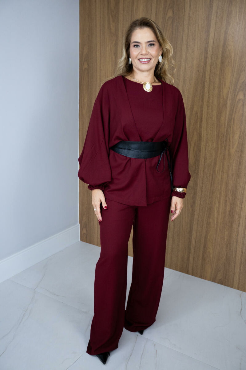 Imagem de Kimono Isadora em Viscolinho - Vinho - Leveza, Estilo e Versatilidade para Todas as Ocasiões